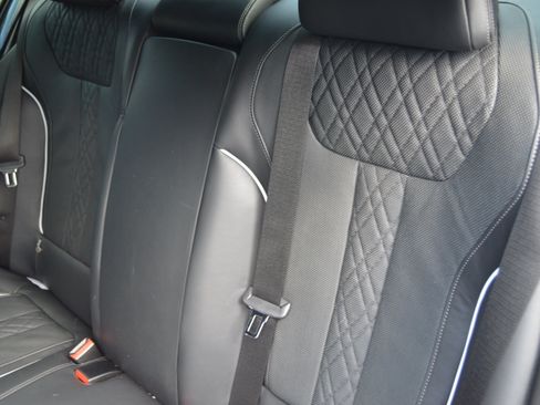 Used 2022 BMW 740i w/ M Sport Package RWD image 32