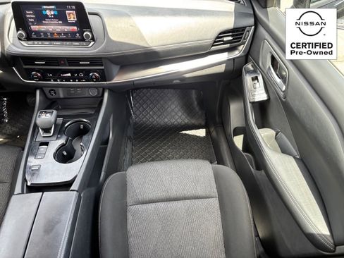Certified 2025 Nissan Rogue SV FWD image 15