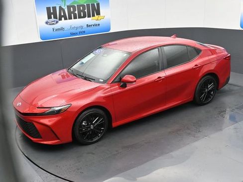 Used 2025 Toyota Camry LE FWD image 24