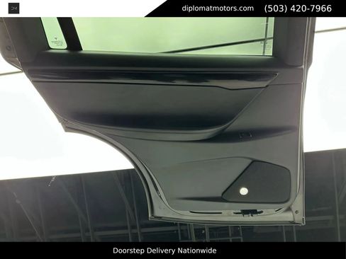 Used 2018 Tesla Model X 75D image 27