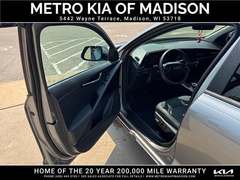 Used 2024 Kia Niro Wind w/ Wind Preserve Package FWD image 12