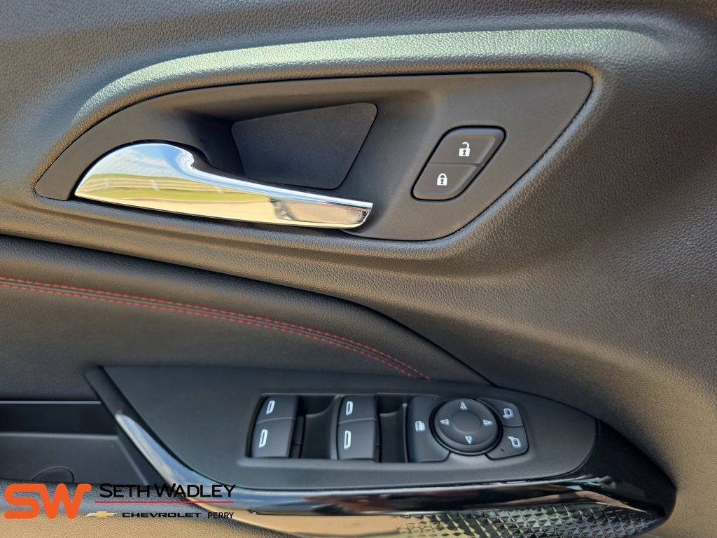 New 2026 Chevrolet Trax RS w/ Driver Confidence Package FWD image 28