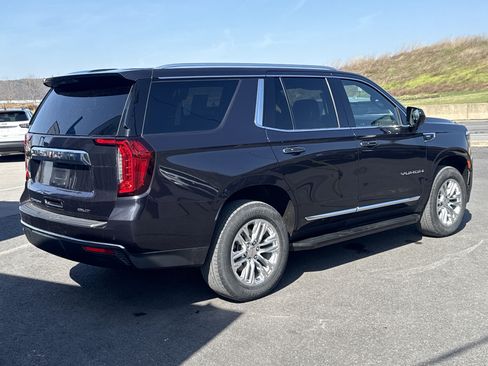 Used 2024 GMC Yukon SLT image 3