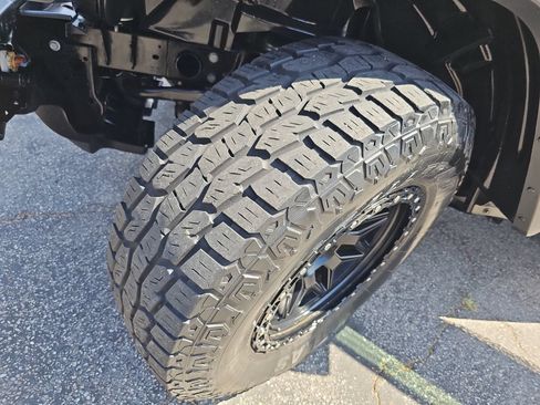 Used 2018 Jeep Wrangler Unlimited Sport AWD/4WD image 36