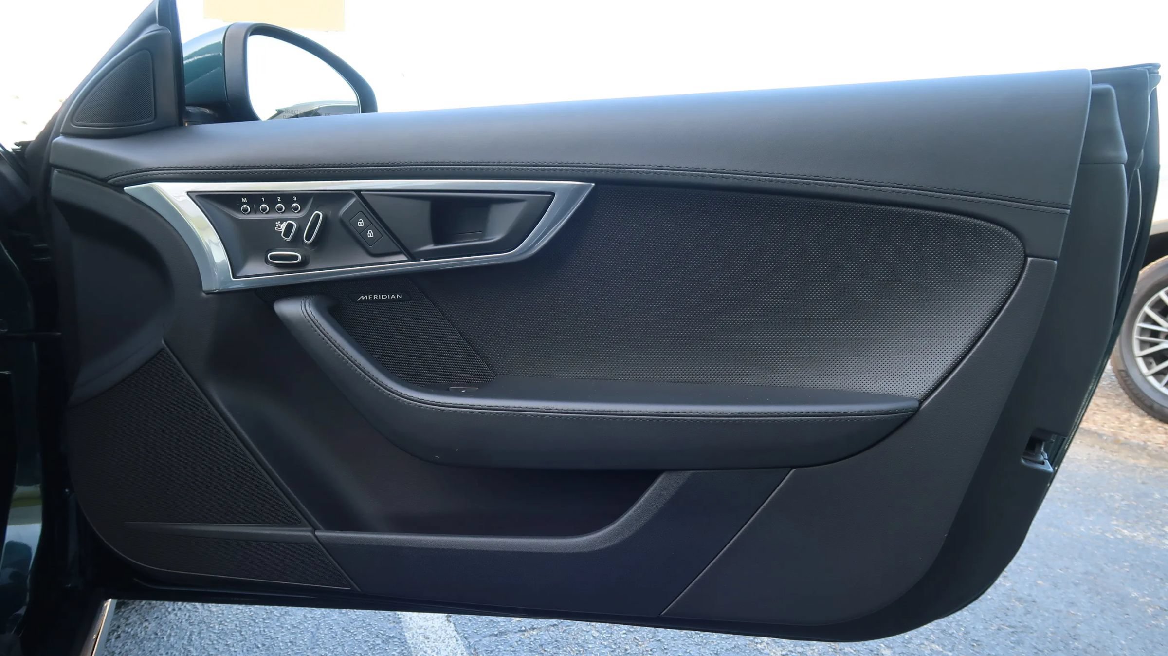 Used 2021 Jaguar F-TYPE R-Dynamic AWD/4WD image 42