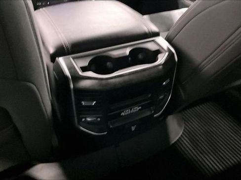 Used 2019 RAM 1500 Big Horn AWD/4WD image 11