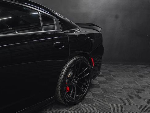Used 2019 Dodge Charger Scat Pack w/ Daytona Edition Group RWD image 9