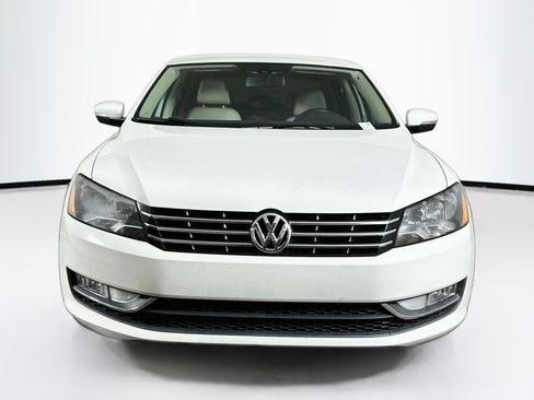 Used 2015 Volkswagen Passat 1.8T Limited Edition FWD image 2