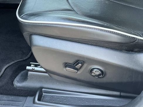 Used 2025 Chrysler Pacifica Limited FWD image 27