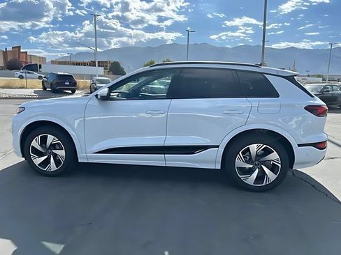 Used 2025 Audi Q6 e-tron Premium Plus w/ Premium Plus AWD/4WD image 6