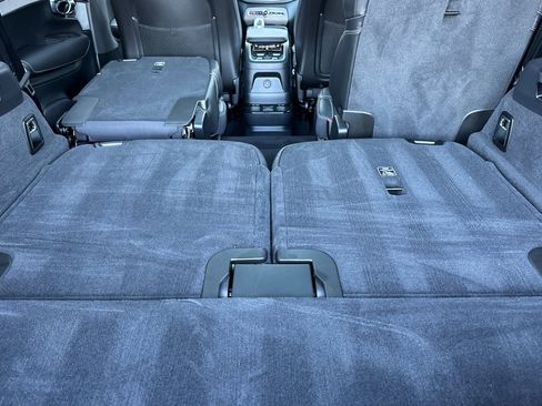 Used 2025 Volvo XC90 T8 Ultra w/ Protection Package Premier image 18