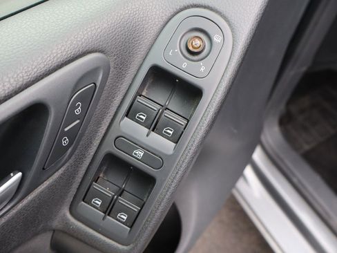 Used 2014 Volkswagen Golf 2.5L image 27