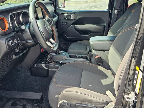 Used 2023 Jeep Gladiator Mojave w/ Cold Weather Group image 16