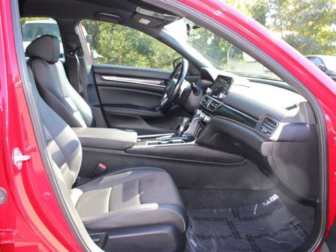 Used 2022 Honda Accord Sport image 11