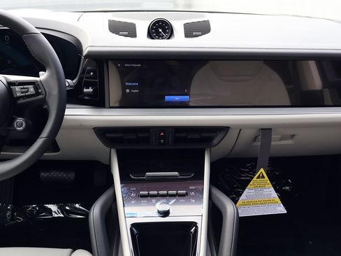 New 2026 Porsche Cayenne image 20