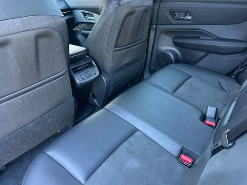 Certified 2024 Nissan Ariya ENGAGE image 13