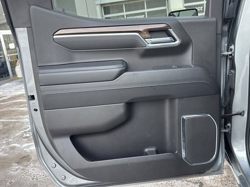 Used 2025 Chevrolet Silverado 1500 LT image 19