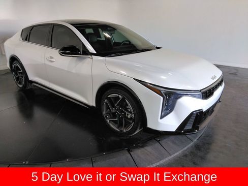 Used 2025 Kia K4 GT-Line w/ GT-Line Premium Package image 3