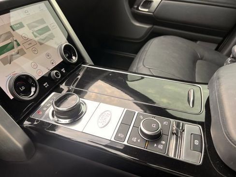 Used 2018 Land Rover Range Rover HSE image 17