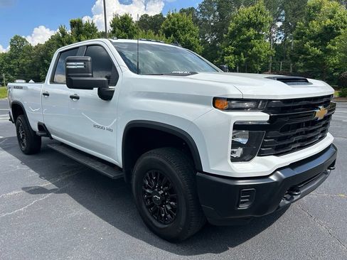 Used 2025 Chevrolet Silverado 2500 W/T AWD/4WD image 18