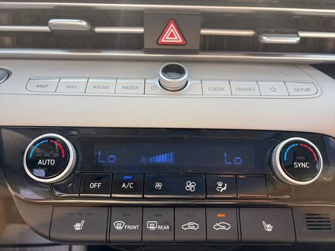 Used 2025 Hyundai Elantra Limited FWD image 20
