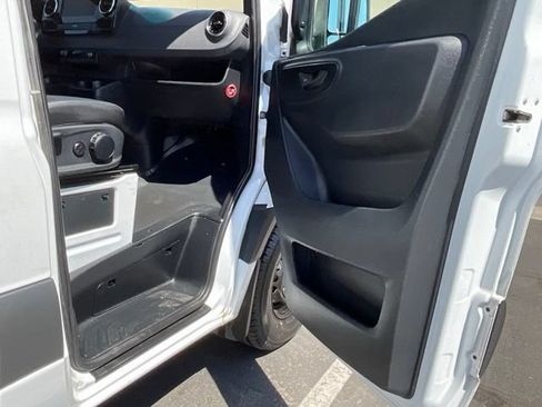 Used 2025 Mercedes-Benz Sprinter 2500 image 11