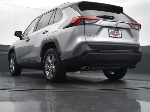 Used 2025 Toyota RAV4 XLE image 38