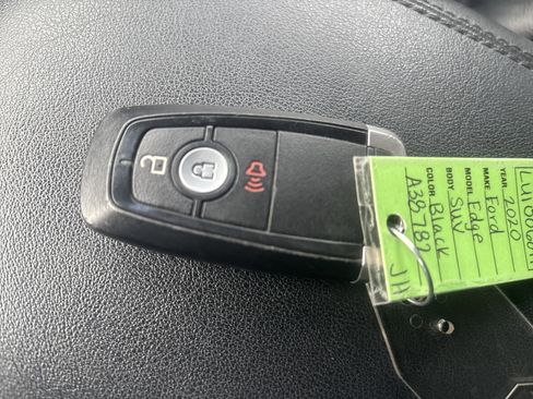 Used 2020 Ford Edge SEL image 32