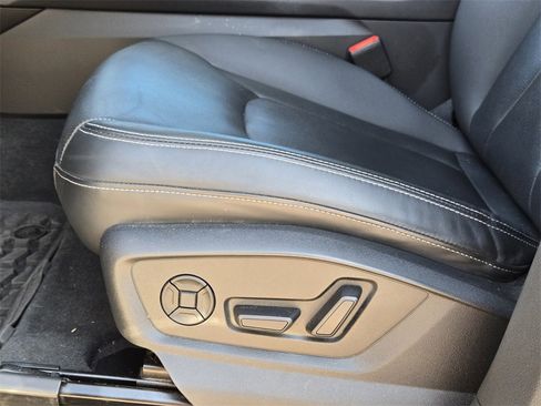 Used 2022 Audi Q8 Premium Plus image 27