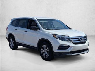 Used 2018 Honda Pilot LX video 3