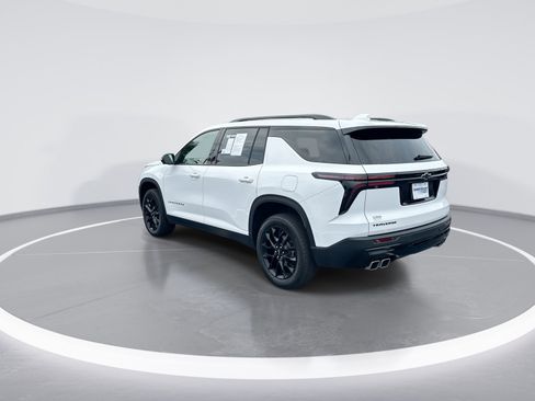 Used 2025 Chevrolet Traverse LT w/ Midnight/Sport Edition FWD image 7