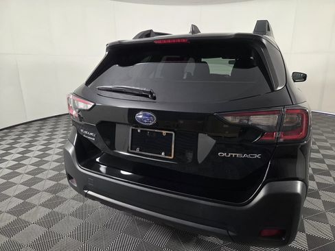 Used 2024 Subaru Outback Premium AWD/4WD image 5