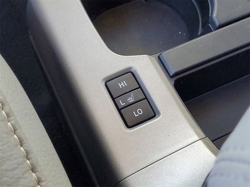 Used 2020 Toyota Sequoia Platinum image 16