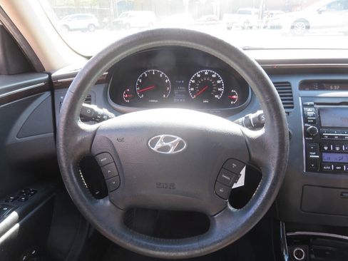 Used 2011 Hyundai Azera GLS w/ Premium Pkg 2 FWD image 14