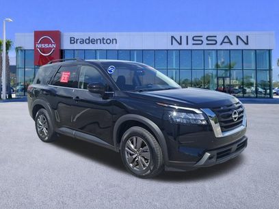 Certified 2025 Nissan Pathfinder SV