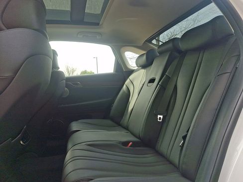 Used 2025 Genesis G80 2.5T Advanced image 18