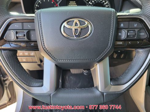 Used 2023 Toyota Tundra Limited AWD/4WD image 18