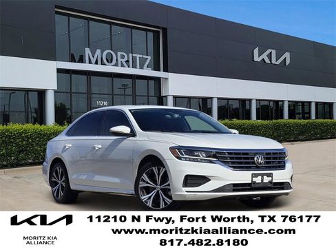 Used 2021 Volkswagen Passat 2.0T SE image 1