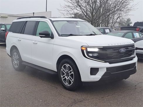 Certified 2025 Ford Expedition Active image 7
