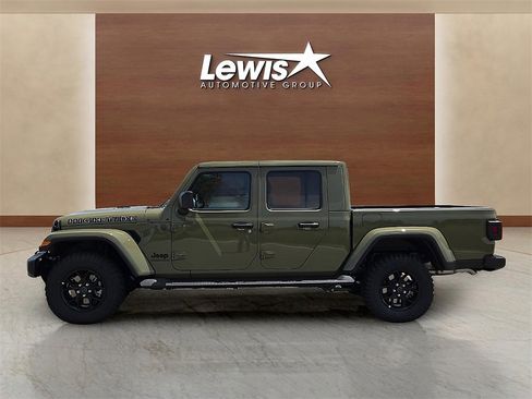 New 2025 Jeep Gladiator Sport image 2