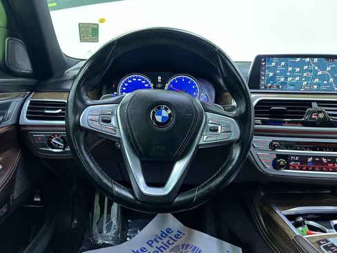 Used 2017 BMW 750i xDrive AWD/4WD image 19