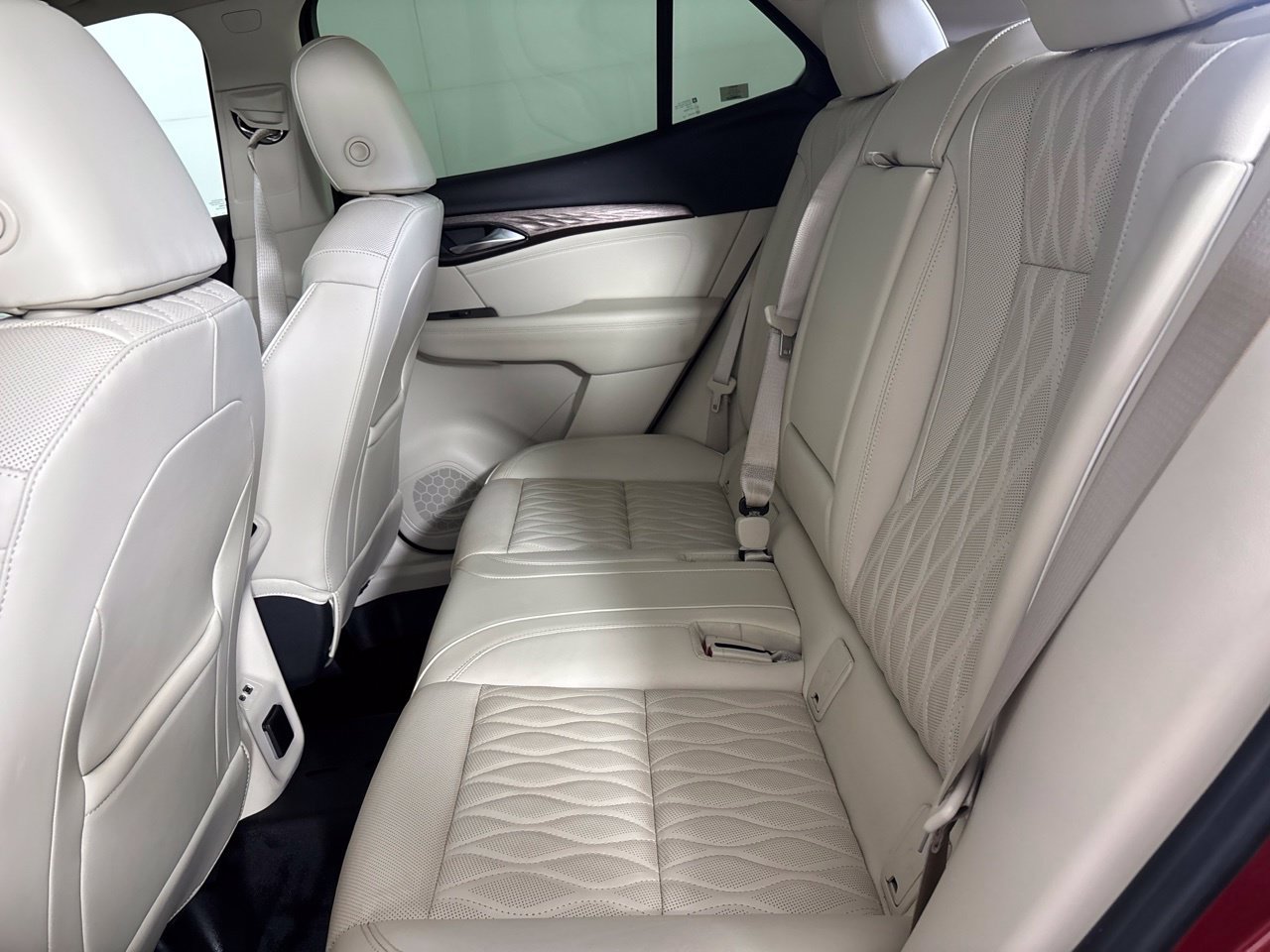 Used 2021 Buick Envision Avenir w/ Technology Package II AWD/4WD image 25