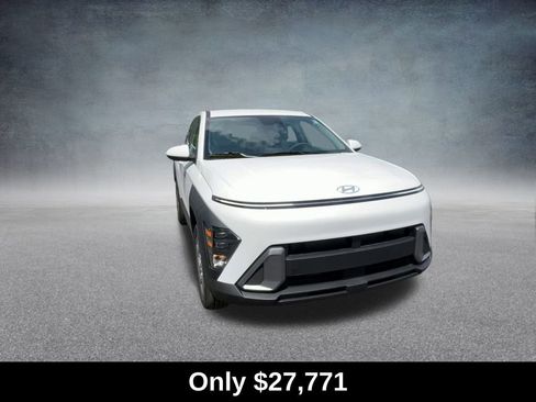 Used 2026 Hyundai Kona SE image 4