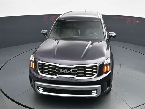 Used 2025 Kia Telluride SX w/ SX Captain's Chair Package FWD image 17