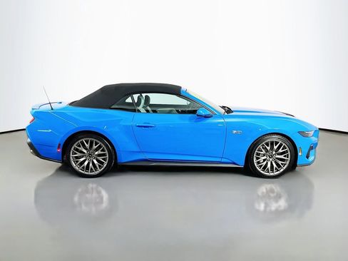 Used 2025 Ford Mustang GT Premium RWD image 4