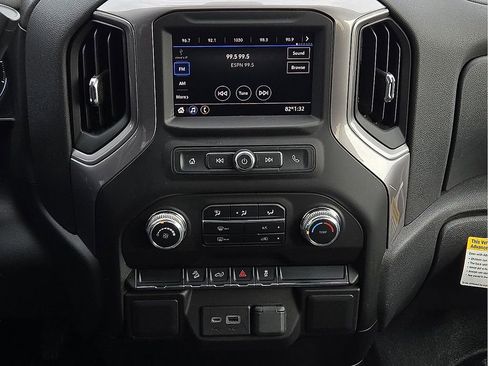 Used 2021 GMC Sierra 1500 4x4 Crew Cab w/ Convenience Package image 10