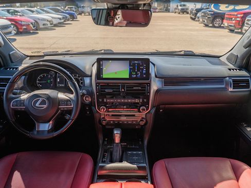 Used 2023 Lexus GX 460 Premium w/ Premium Package image 25