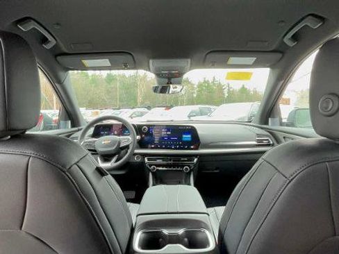 Used 2026 Chevrolet Traverse LT w/ Driver Confidence Package AWD/4WD image 23