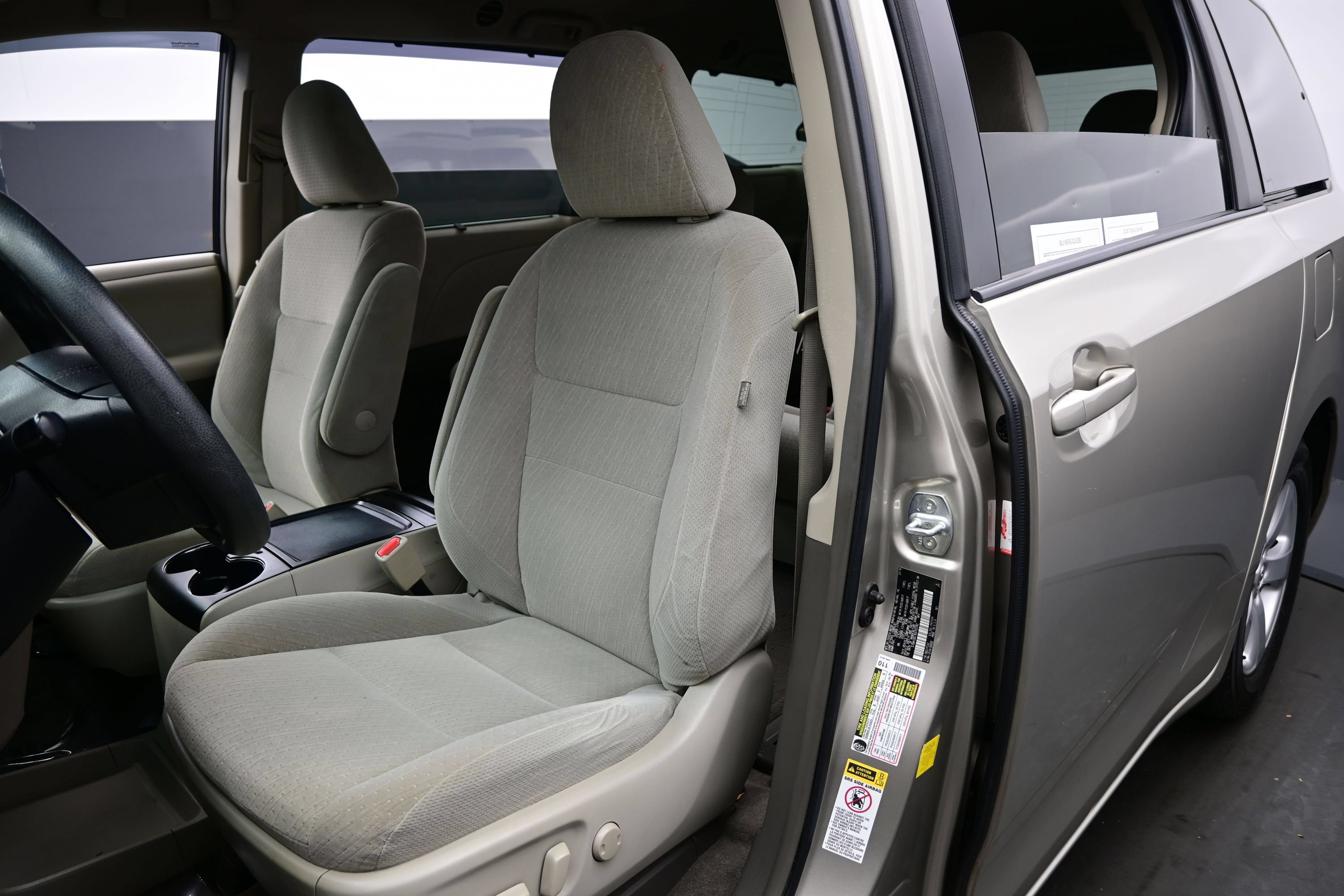 Used 2016 Toyota Sienna LE FWD image 12