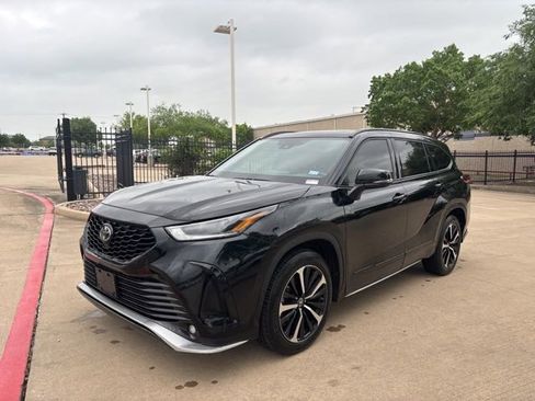 Used 2021 Toyota Highlander XSE image 1